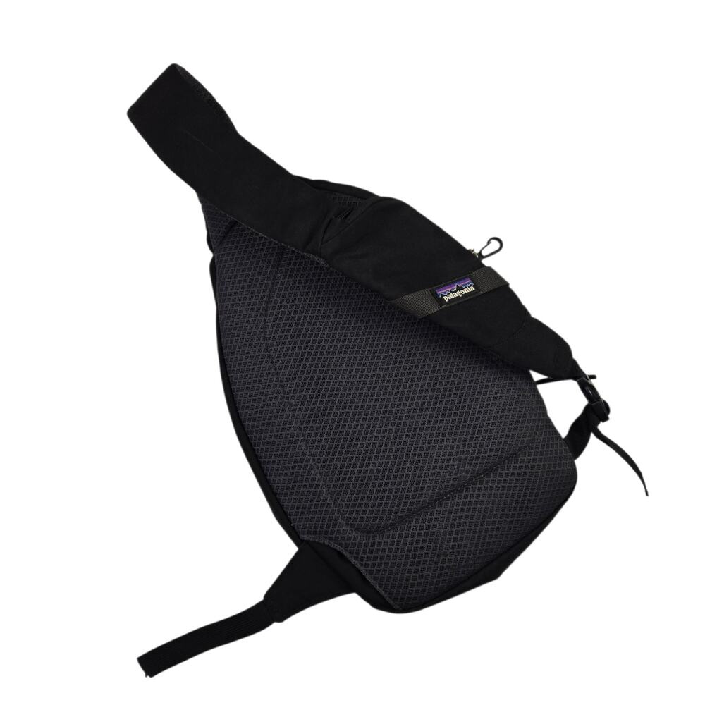 Patagonia Atom Sling 8L Sling Bag Black FLAW READ - Picture 2 of 5